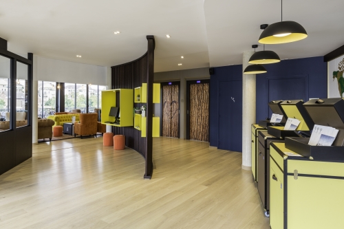 Photo 3 - Aiden Hotel