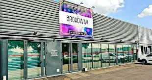 LE BROADWAY